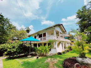 Alice in Paradise, Unawatuna